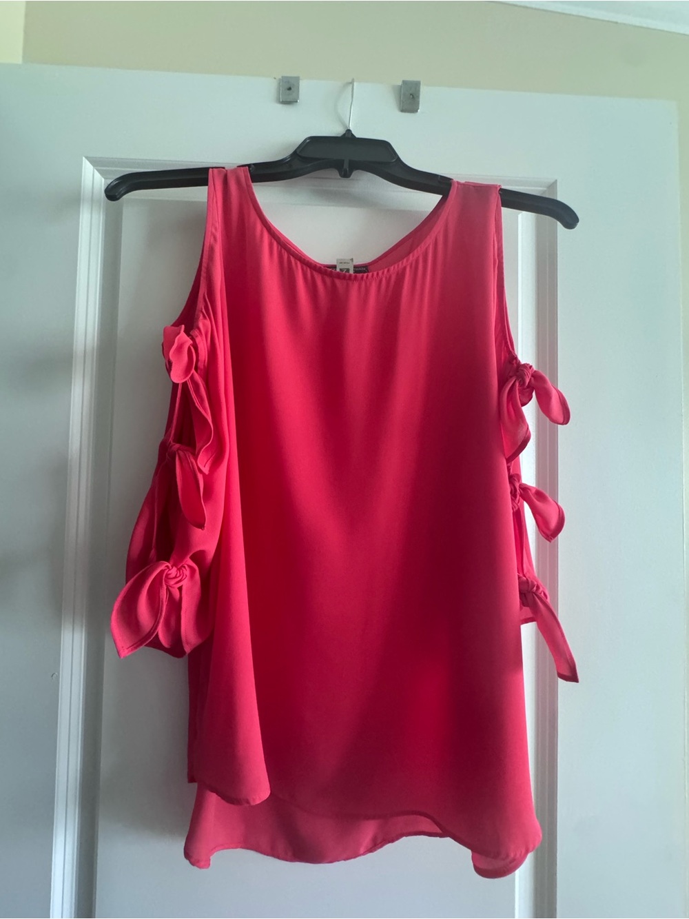 BOLD elements Hot Pink Cold-Shoulder Tie-Sleeve Blouse